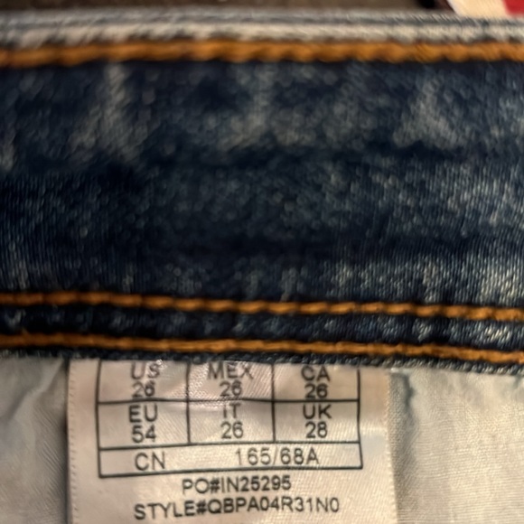 Guess ladies jeans. Size 26. EUC. - Picture 9 of 10